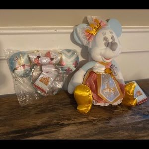 NWT MMMA Minnie Attraction King Arthur Set